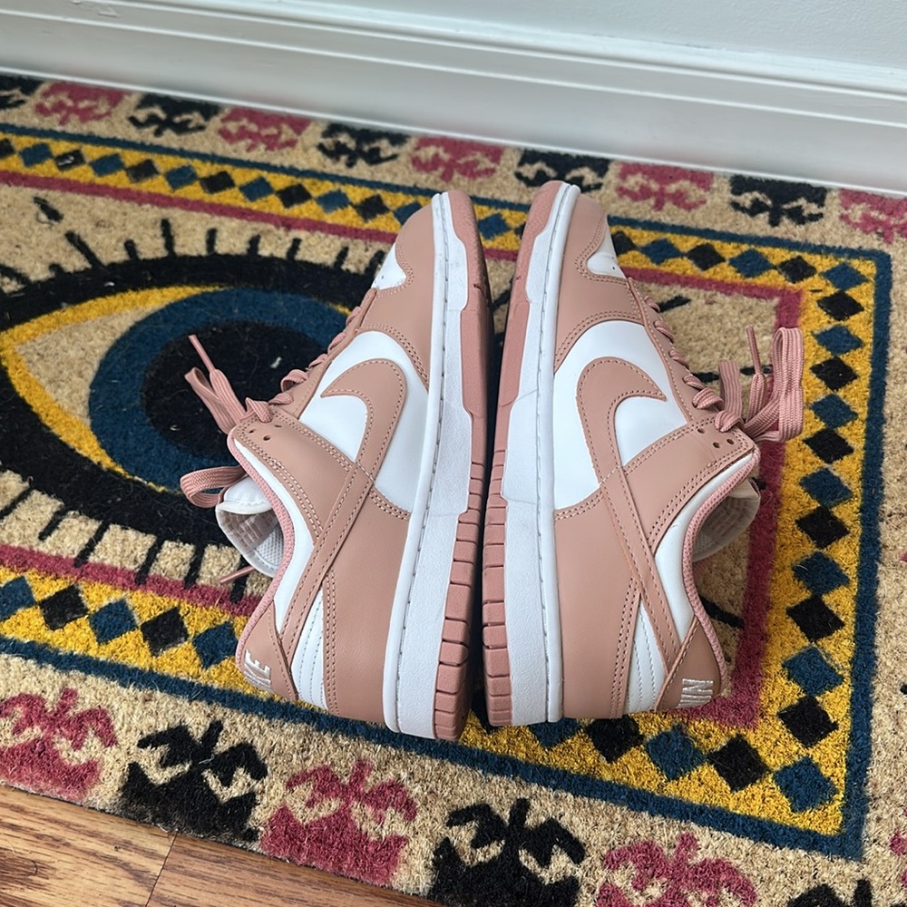 Nike Low Dunks - Picture 4 of 7